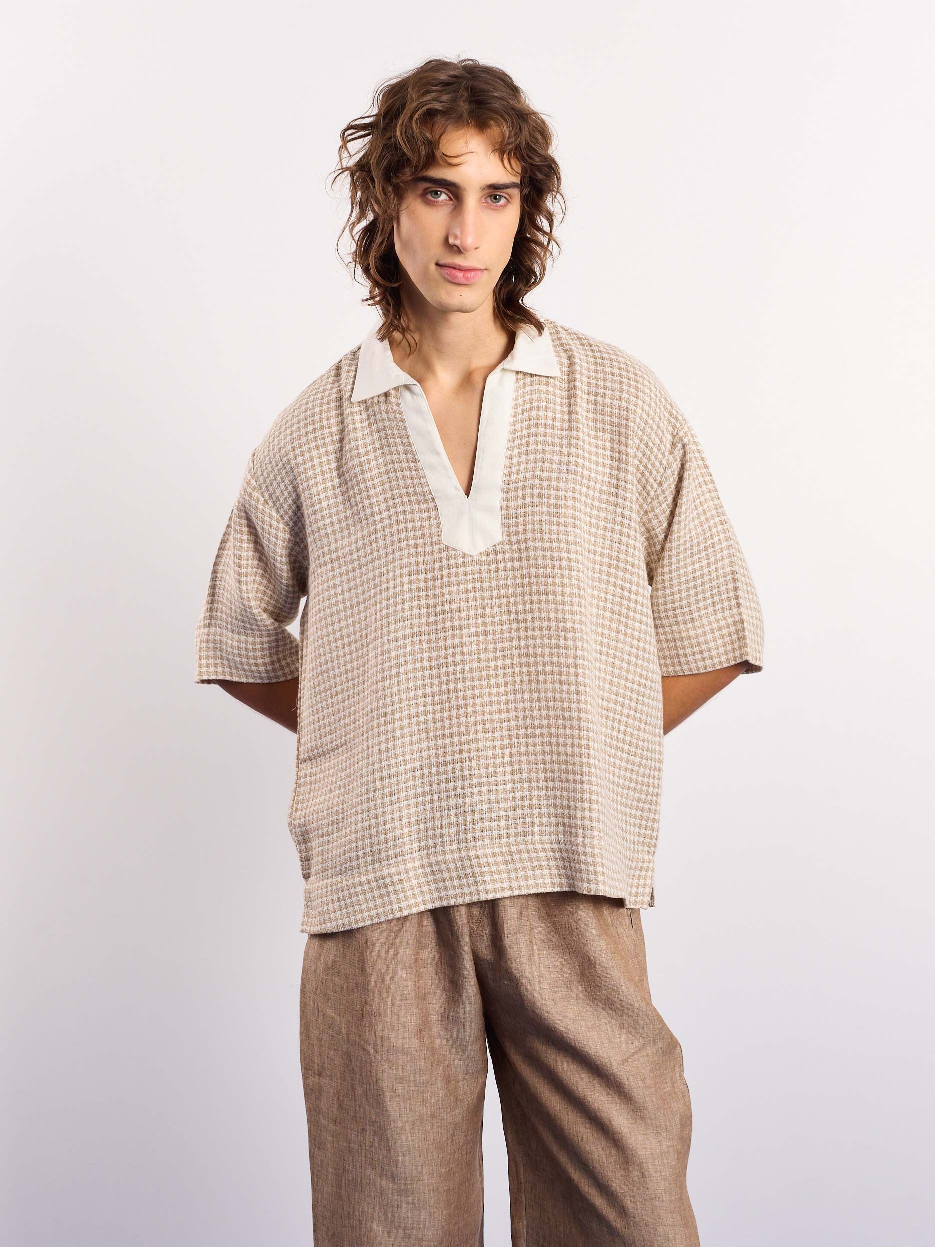 Beige Contrasting Collar Pullover - Image 3