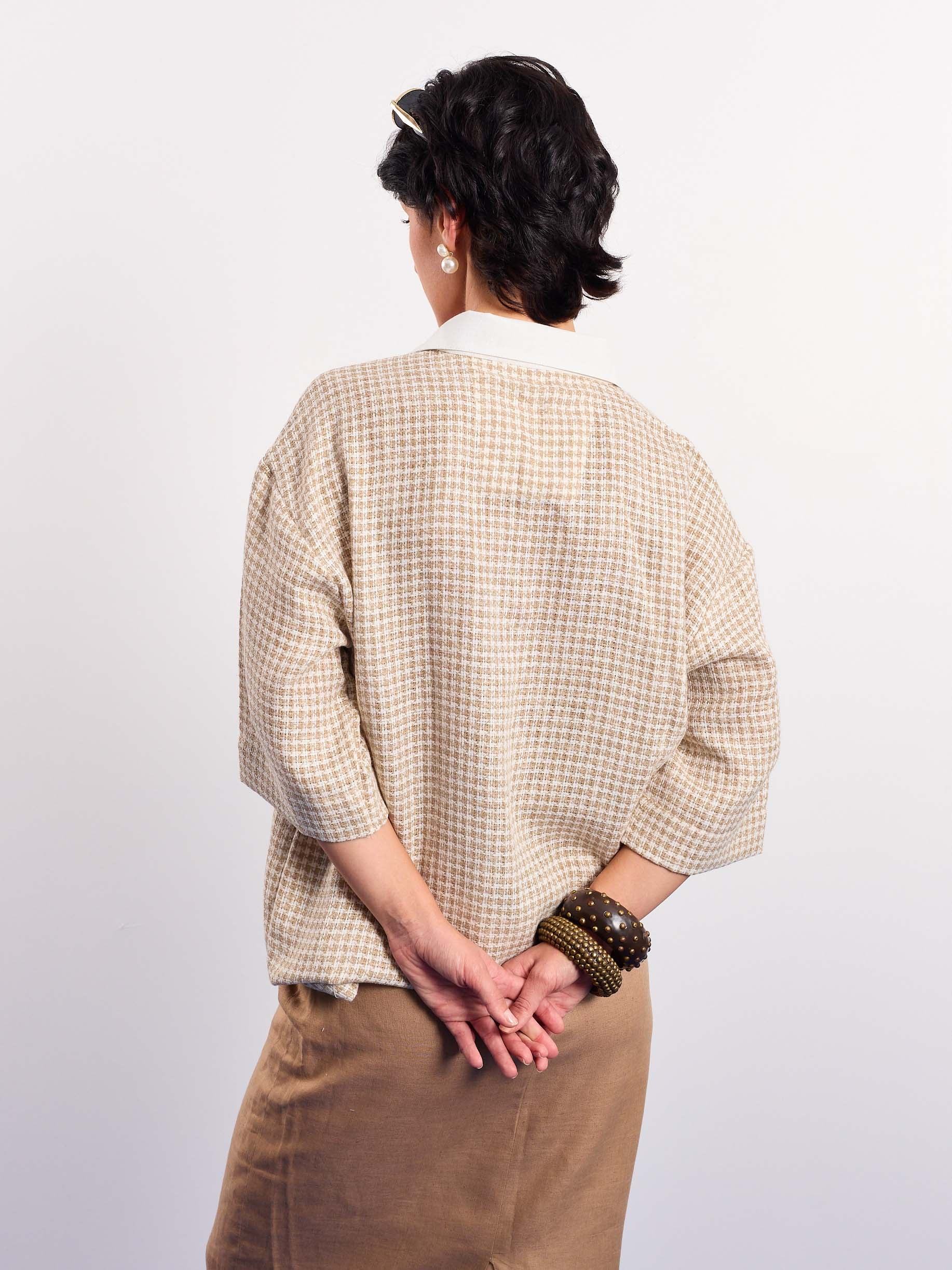 Beige Contrasting Collar Pullover - Image 8