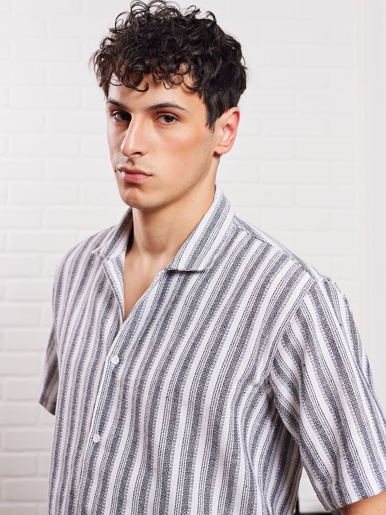 Black & White Knit Shirt - Image 3