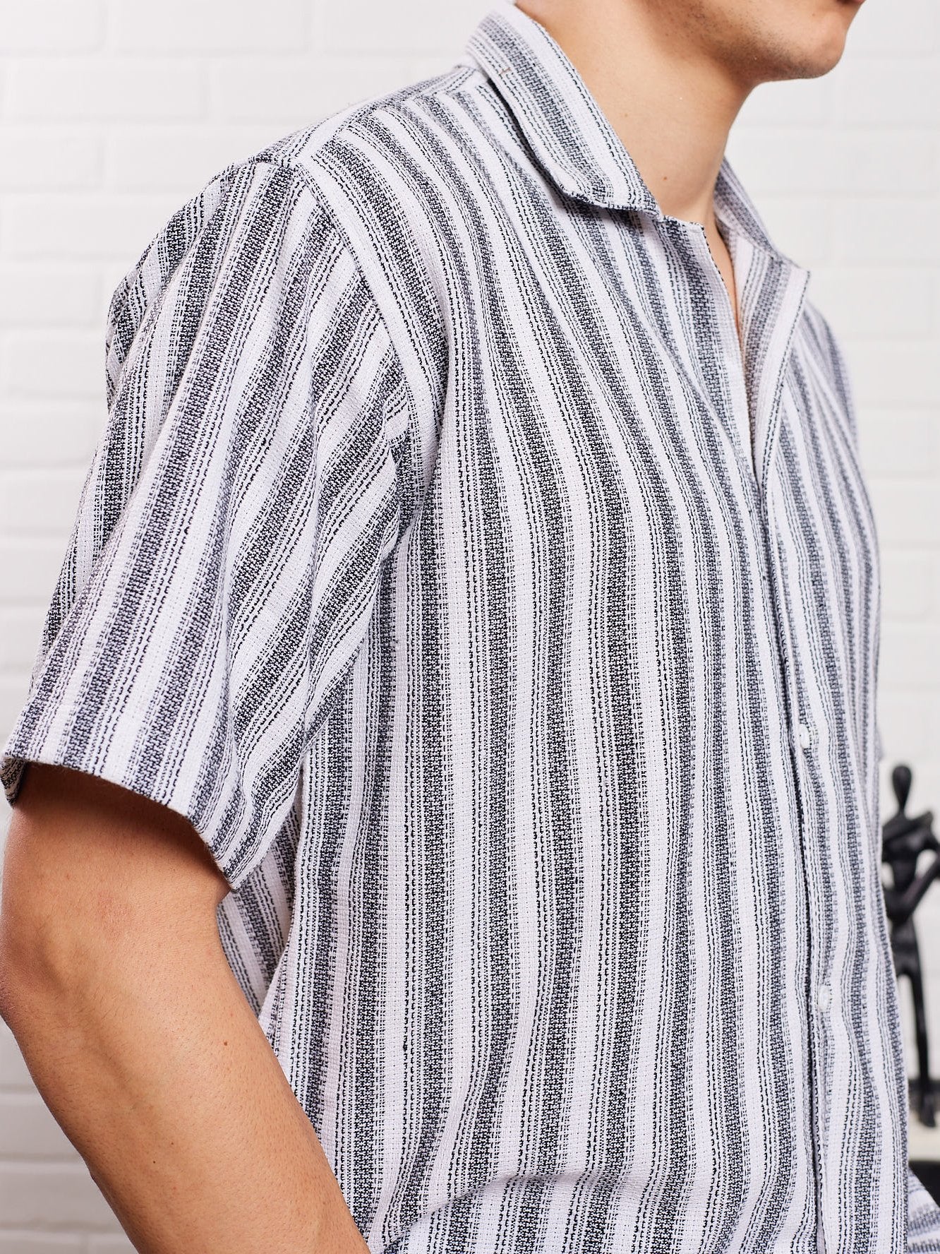 Black & White Knit Shirt - Image 5