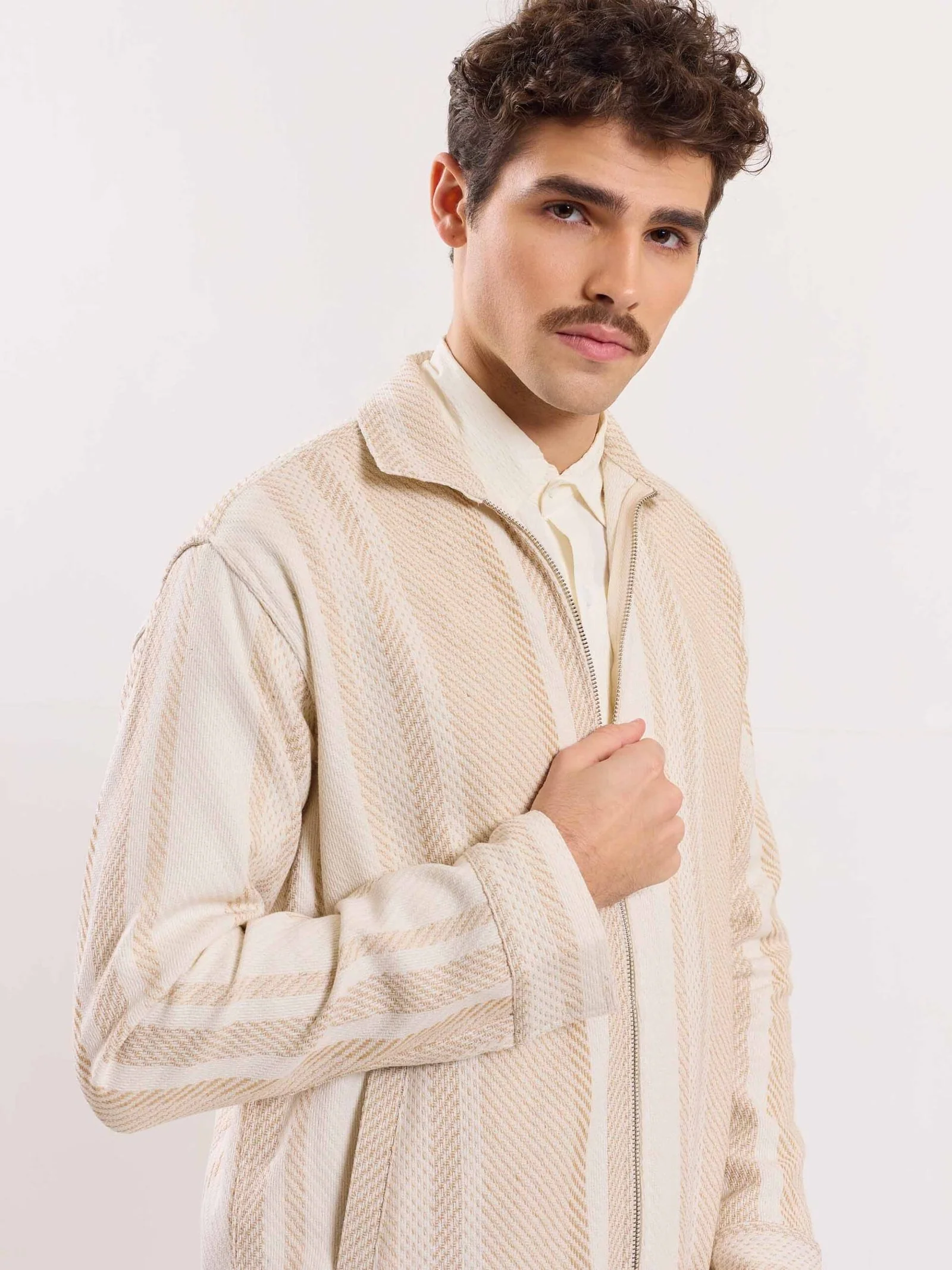 Cropped Fit Textured Zipper Jacket - Image 3