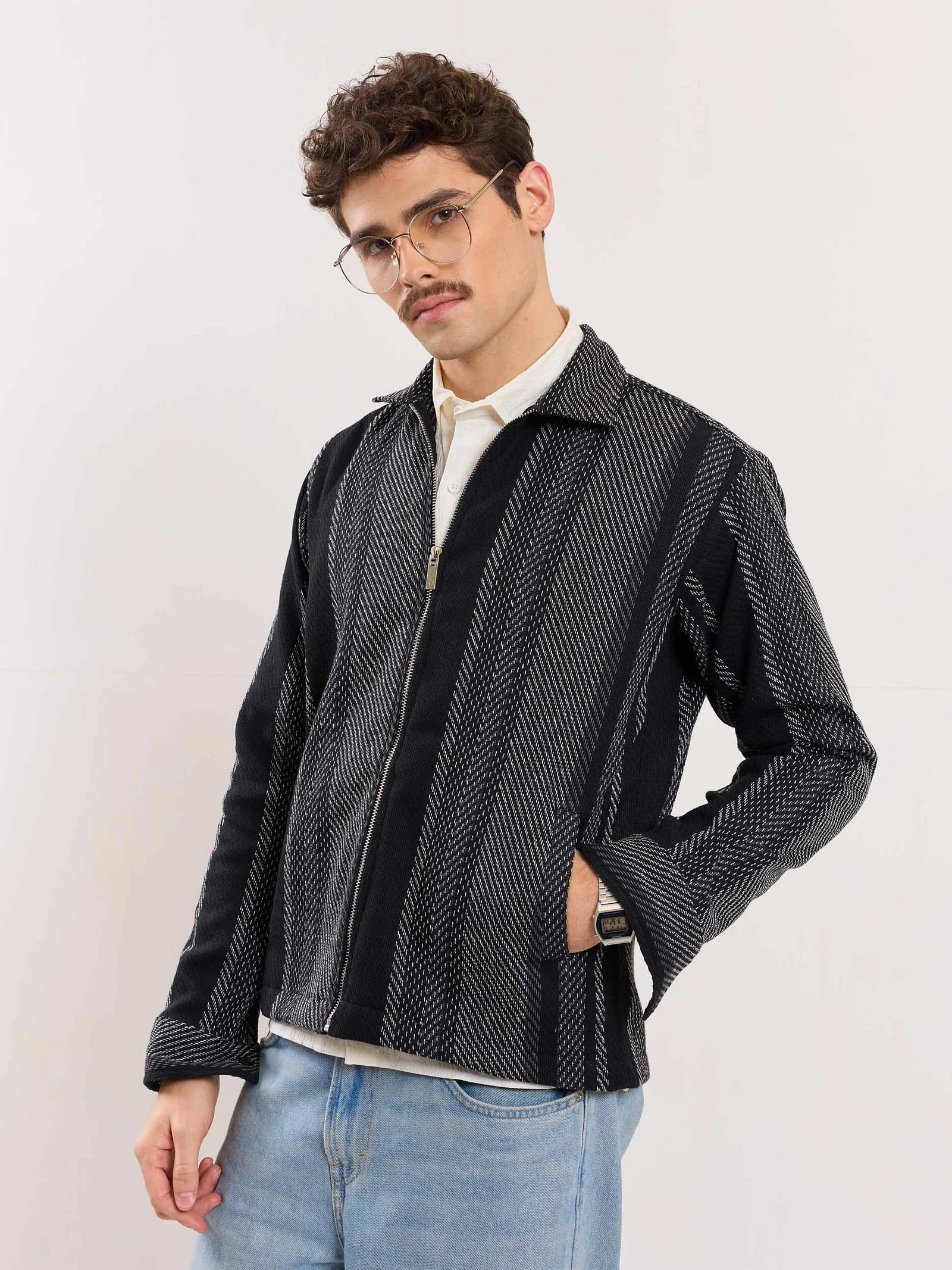 Cropped Fit Textured Zipper Jacket - Image 4