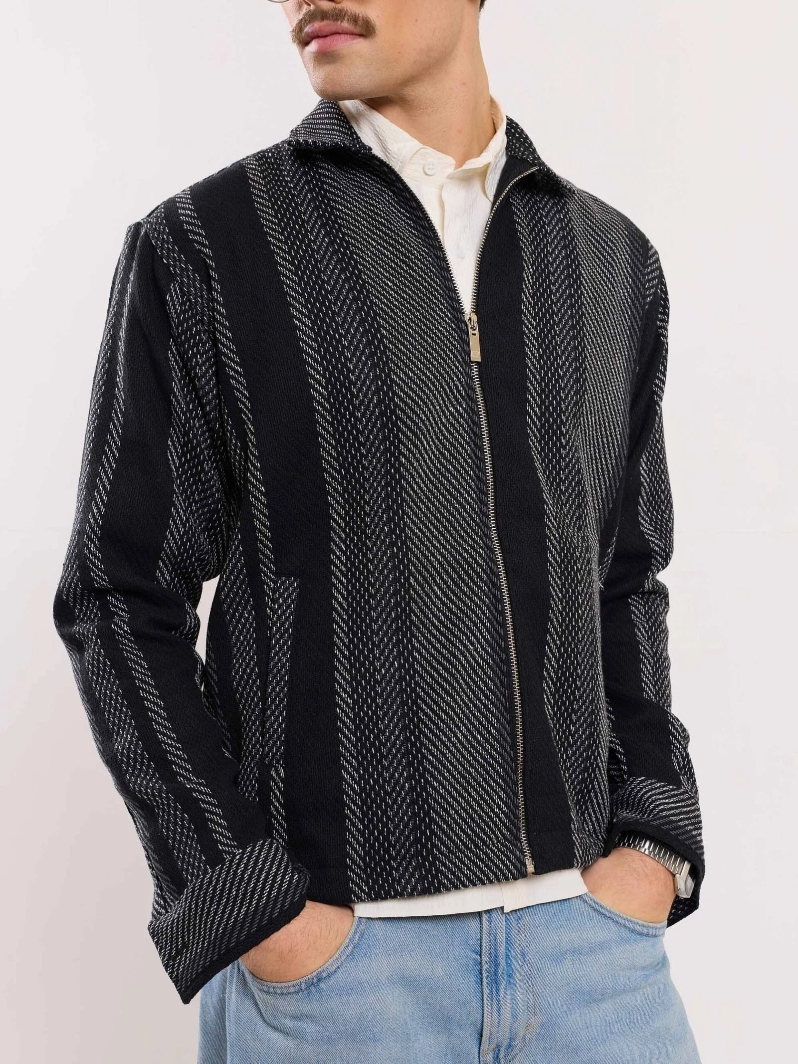 Cropped Fit Textured Zipper Jacket - Image 5