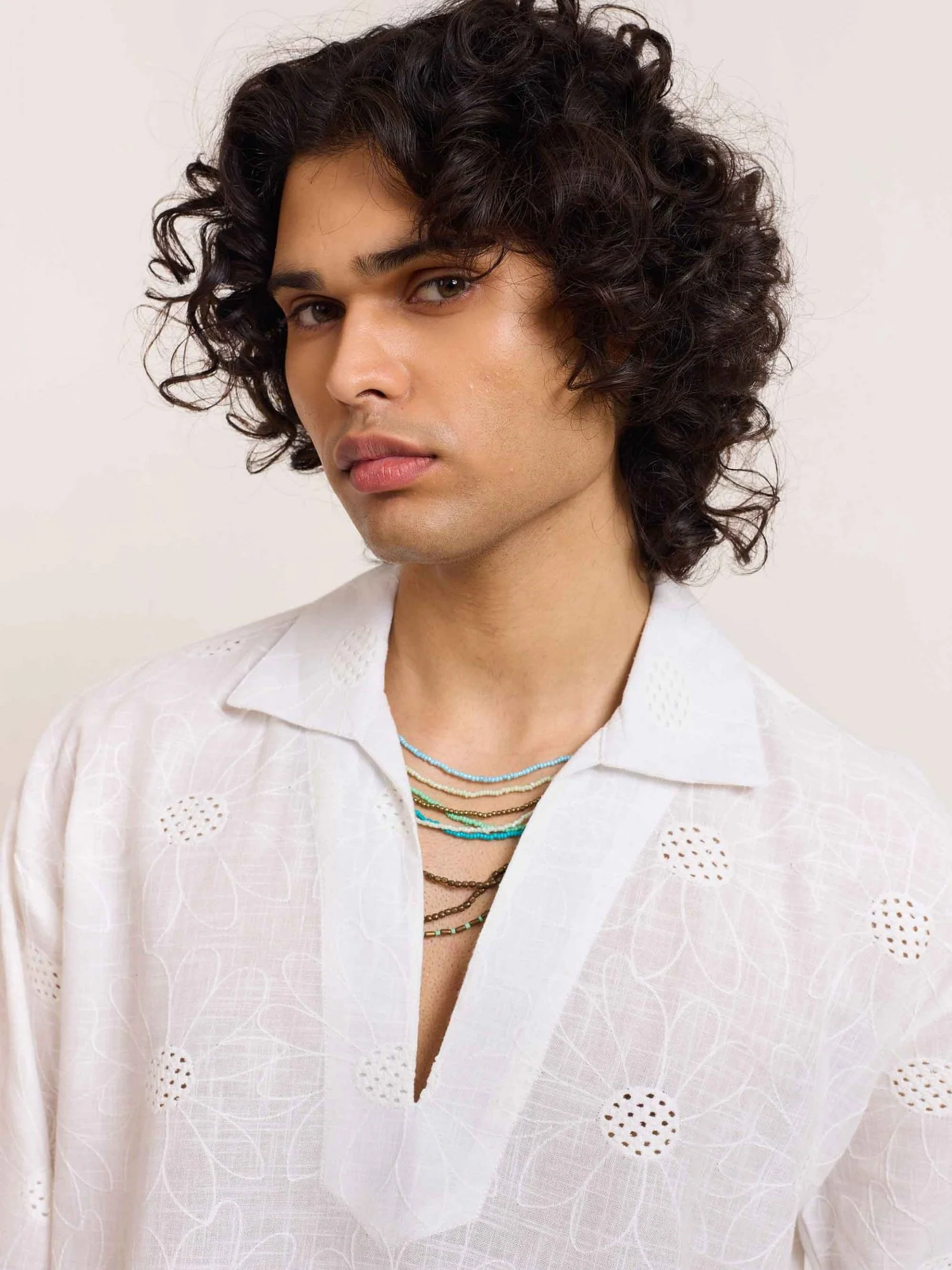 White Daisy Pullover - Image 5