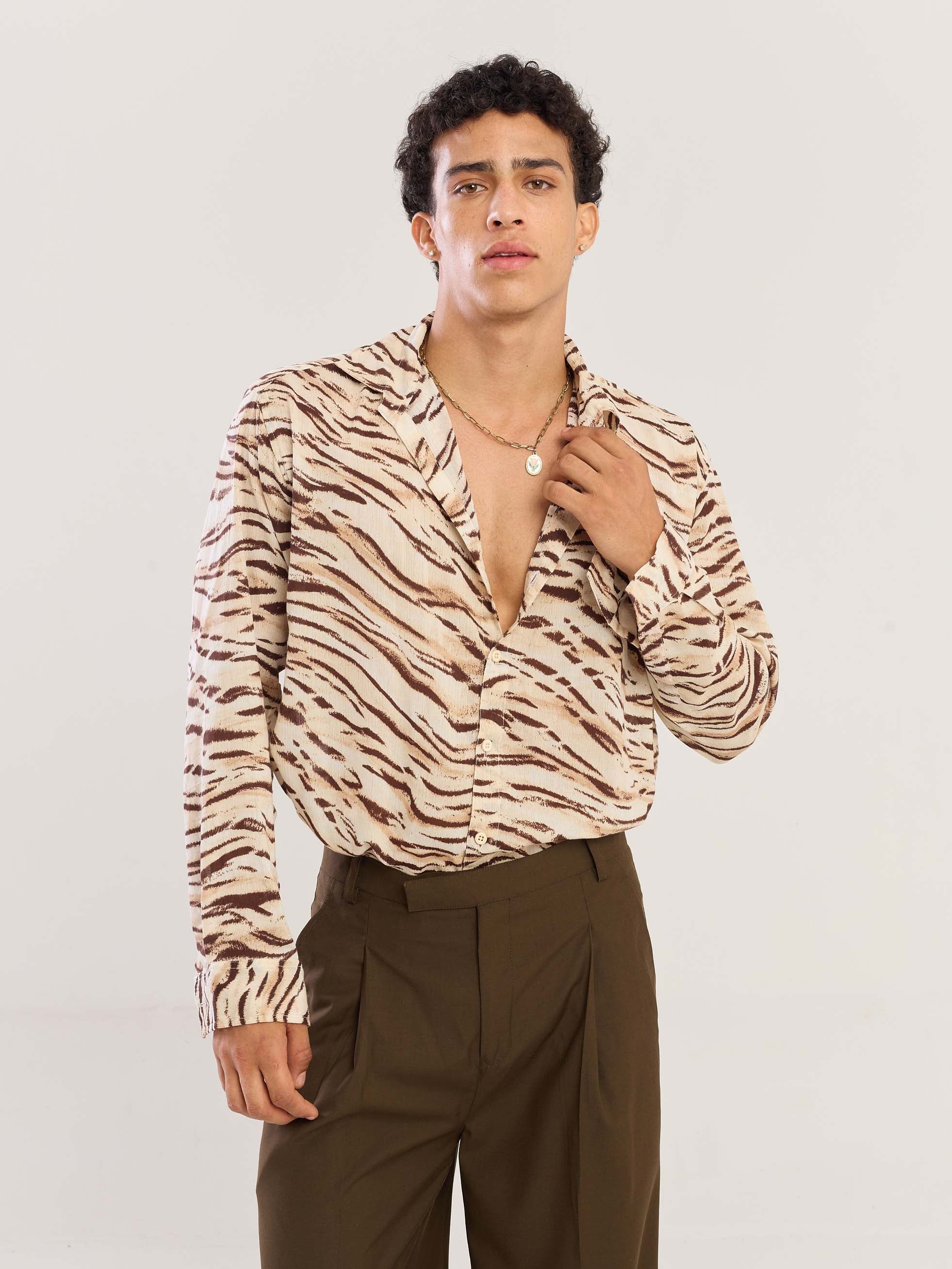 Zebra Patterned Wrinkled Shirt - Image 3